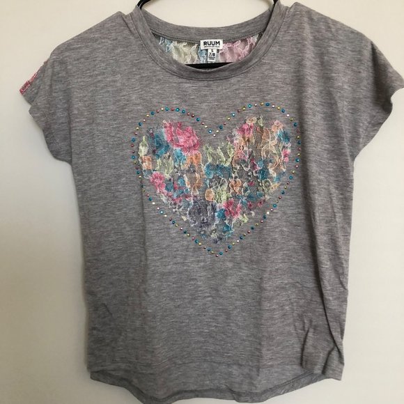 Ruum Girls Gray Top w/ Lace Heart Size Small (7-8) - Picture 1 of 6